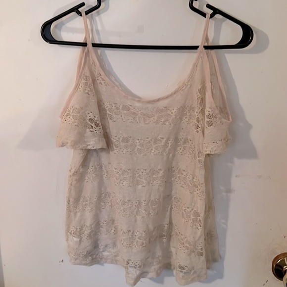 🌞 Cold Shoulder boho style cream colored lace top Size: Medium - Picture 3 of 3